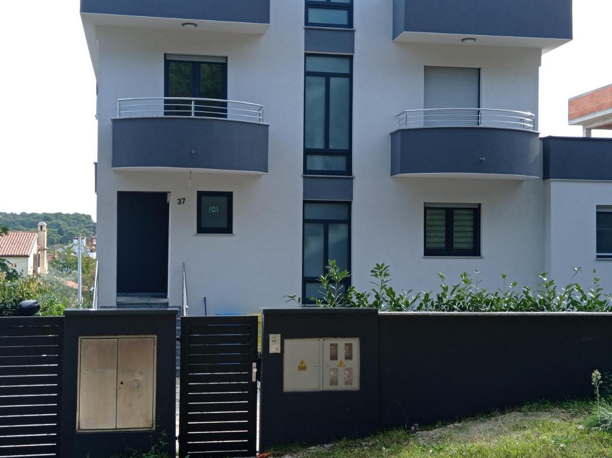 Studio Apartment With Pool Pola Esterno foto