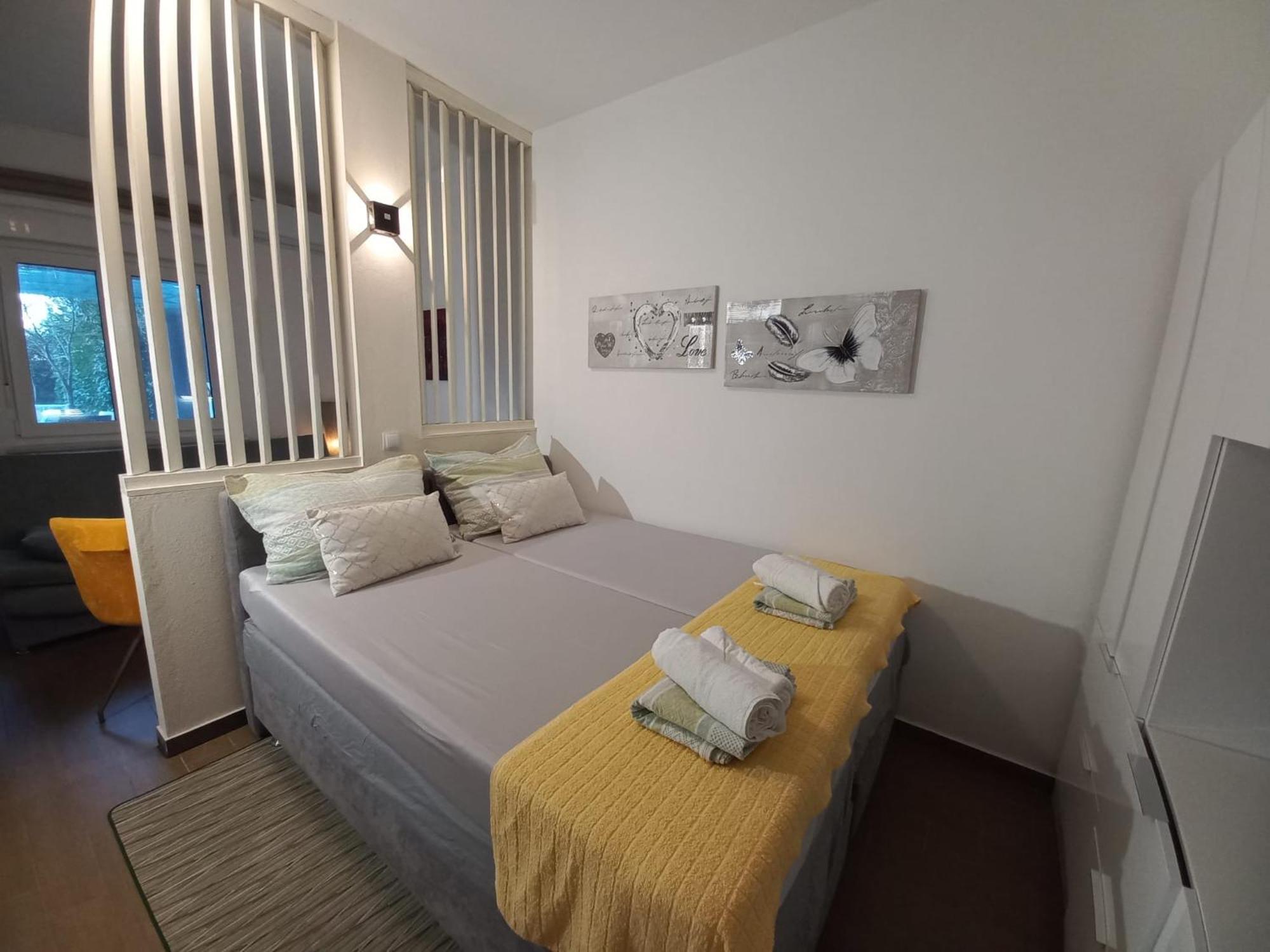 Studio Apartment With Pool Pola Esterno foto